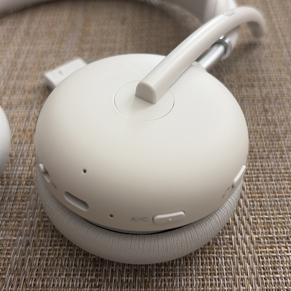 Logitech Zone Wireless 2 Microsoft Teams Certified - White Color With Receiver