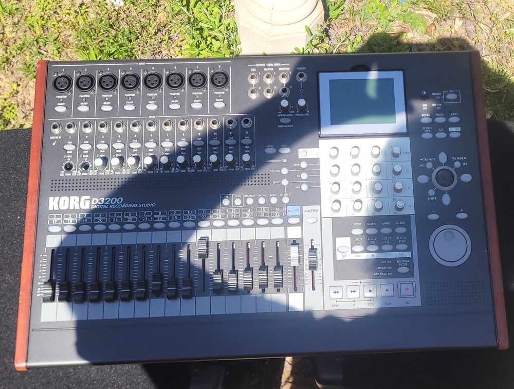 Korg D3200 Digital Recording Studio System  With Power Cord