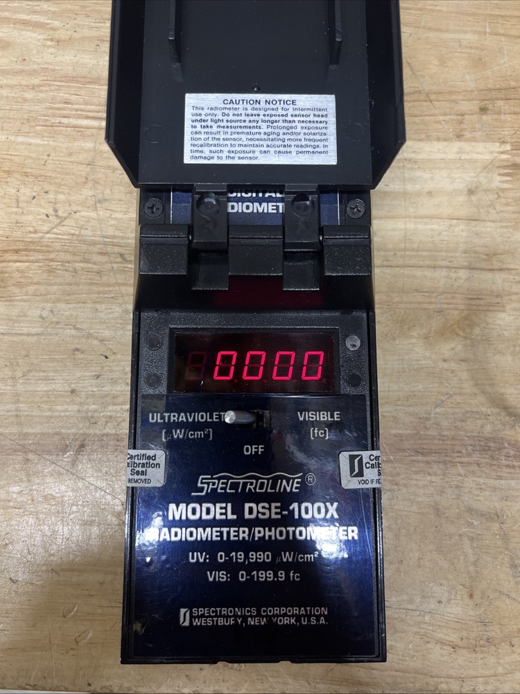 Spectroline DSE-100x Digital Radiometer