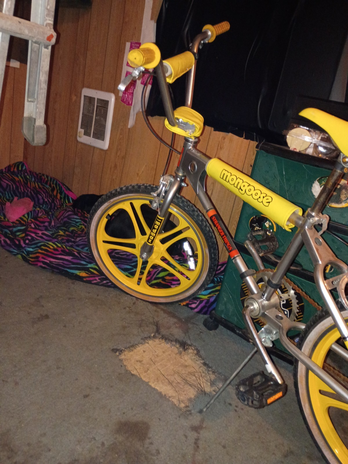 Mongoose Supergoose BMX stranger things edition