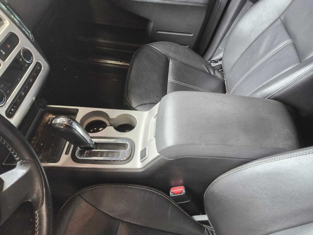 Used Battery Tray fits: 2010 Ford Edge Grade A