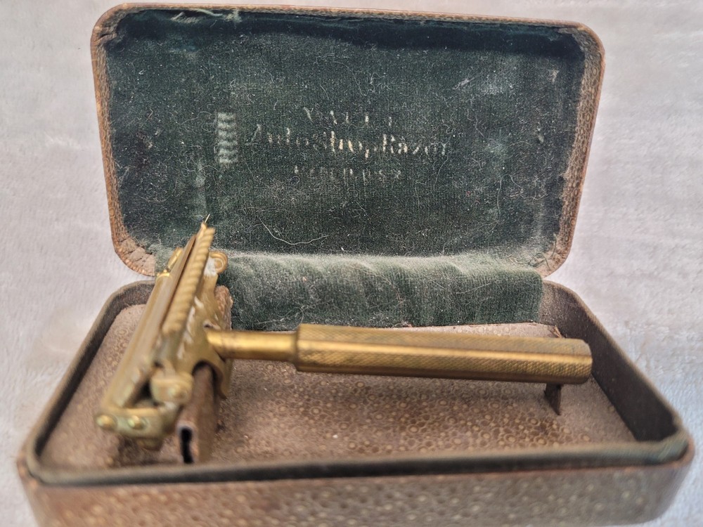 Valet Auto Strop Gold Tone Razor Vintage With Case