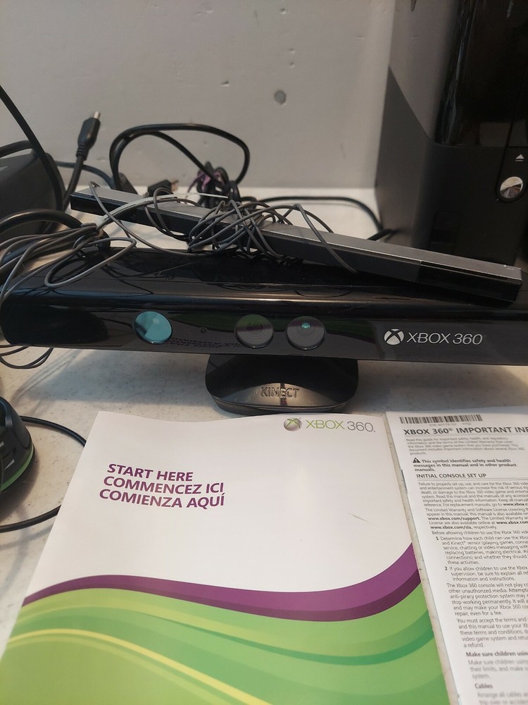 xbox 360 console kinect bundle,2 controllers w charger headphones 2 games EUC