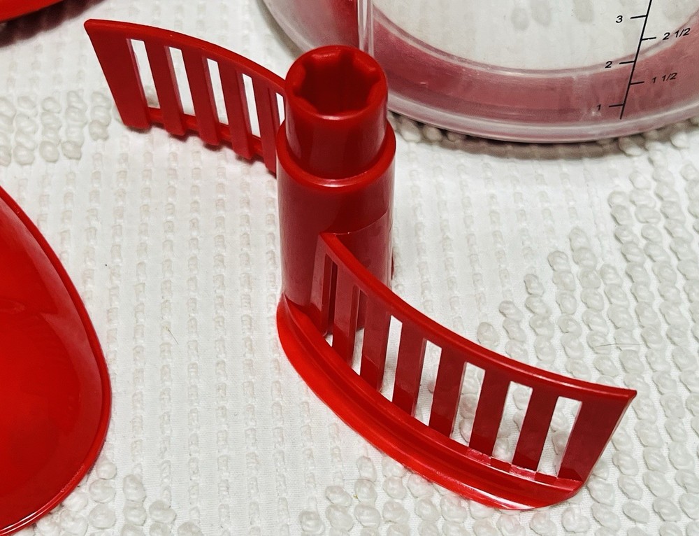 Tupperware Quickchef Red Food Processor Chopper Mixer Whisk 4 Cups *USED*
