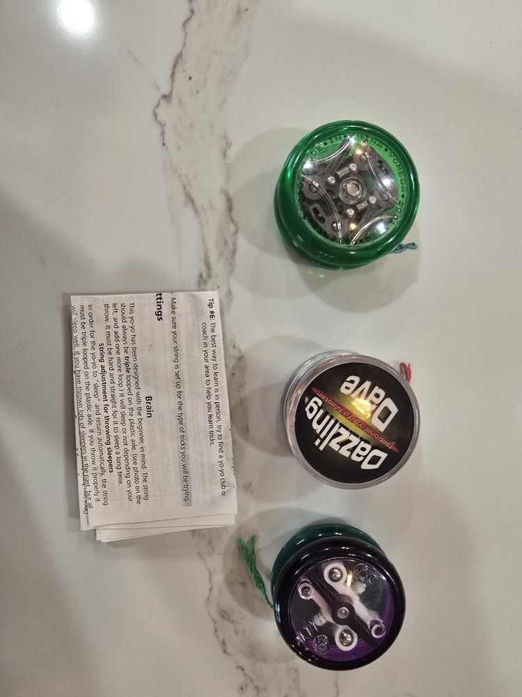 3 Yo-yos