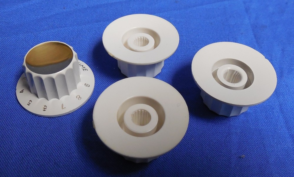 50 years old 4 WHITE AND GOLD HARMONY GUITAR VOLUME AND TONE WITCH HAT KNOBS