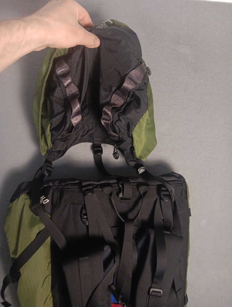 L.L.Bean Large 30" H2O Hydration Hiking Backpack Internal Frame Unused Bladder