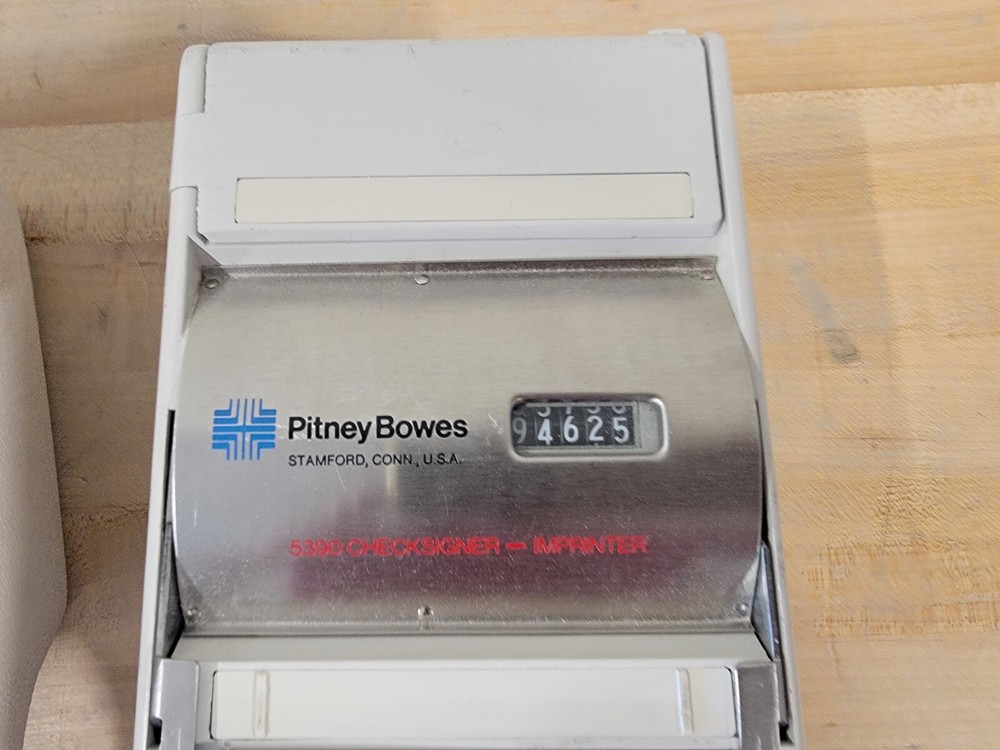 PITNEY BOWES 5390 CHECK SIGNER-IMPRINTER WITH CASE