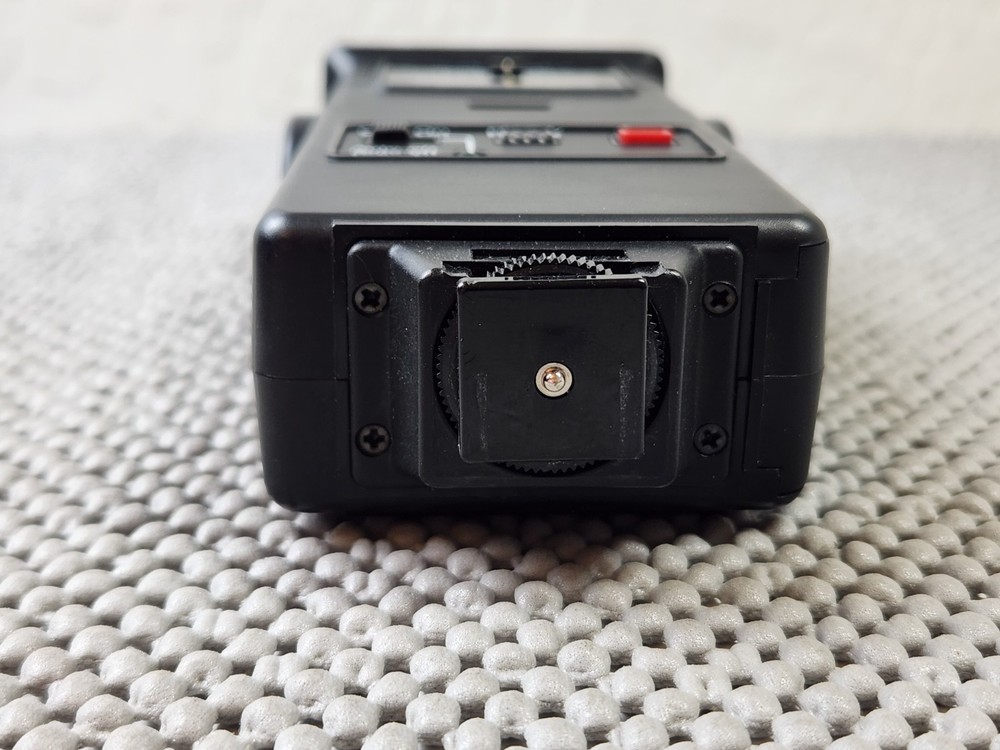 Focal M500C-ZOOM - Auto Electronic Camera Flash Unit 20-01-37 Tested