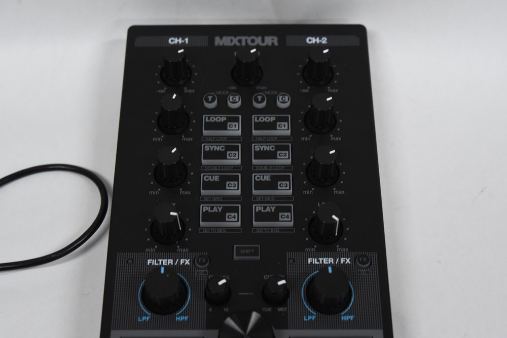 RELOOP MixTour All-In-One DJ Controller with Carry Case & Lightning Cable