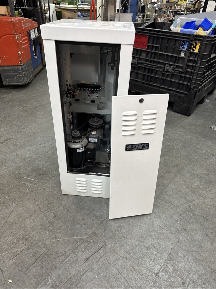 DoorKing Inc. 1601-080 Barrier Gate