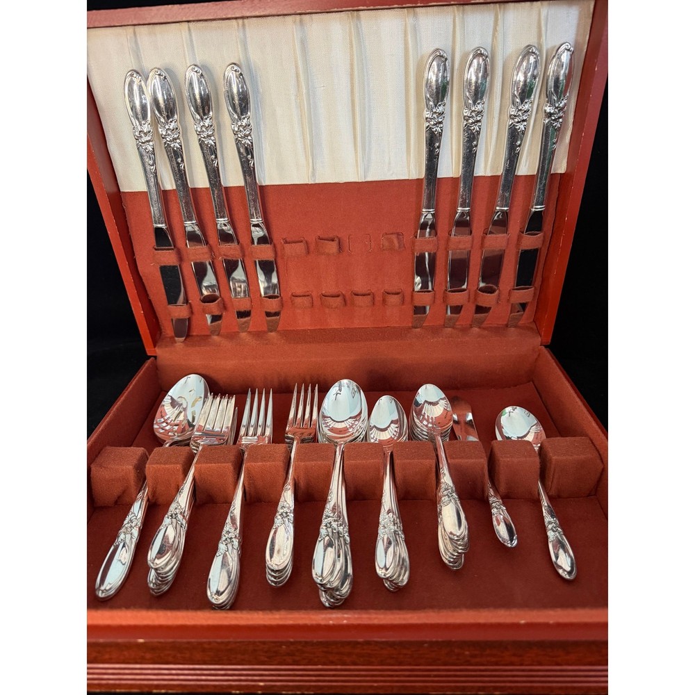 Community Oneida  White Orchid Silverplate Flateware Cmplete service for 8 plus