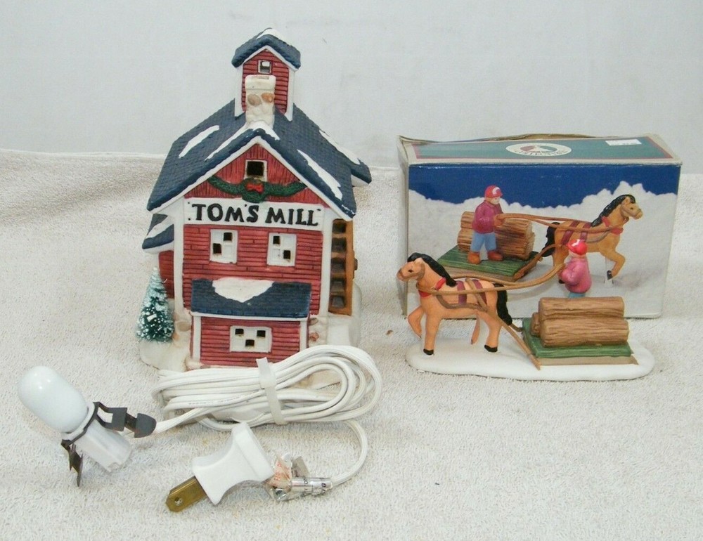 1993 CHRISTMAS VALLEY LIGHTED TOM'S MILL WITH HORSE PULLING SLED