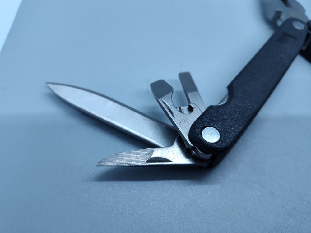 UNBRANDED MULTI TOOL KNIFE PLIERS FILE SCREWDRIVER w/ SHEATH