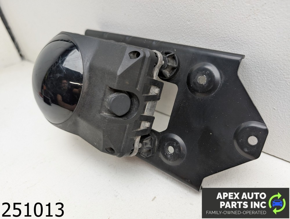 OEM 2008-2010 Audi A8 4.2L Camera/Projector camera front grille mounted