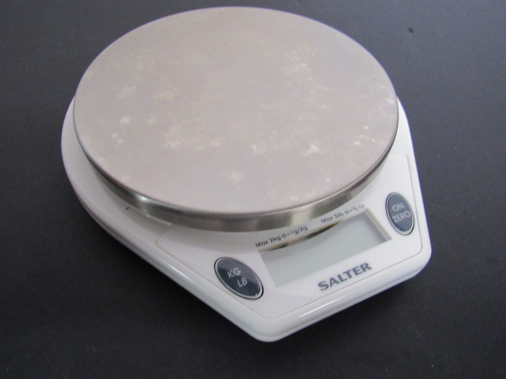 Salter Digital Kitchen Scale with Removable Top WORKS!