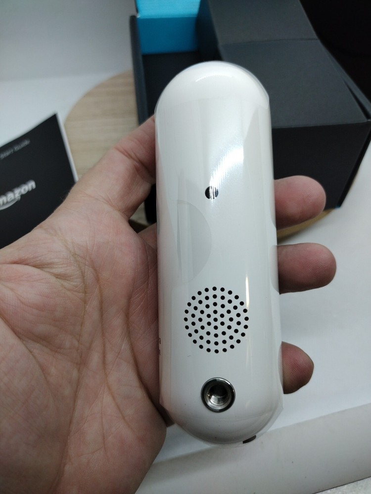 Amazon Echo Look PL67WR- Smart Desk Camera.