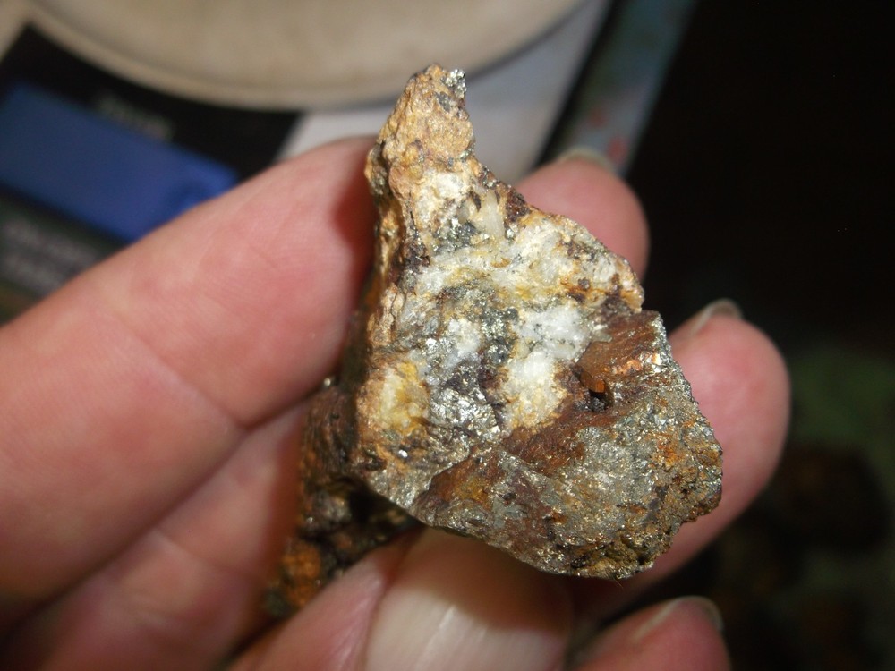 Gold, silver, copper, 84 grams samples ,ore high grade .