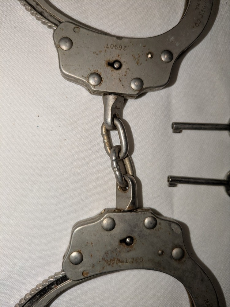 Peerless Model 700 Handcuffs with Two Keys