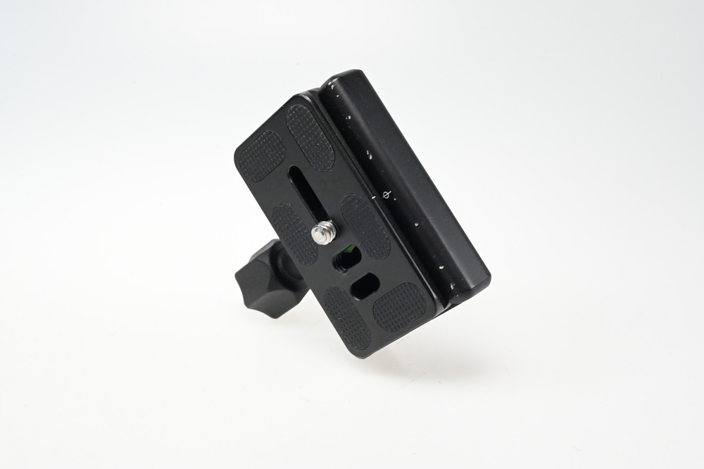 Induro QRT70 Quick Release Adapter #G304