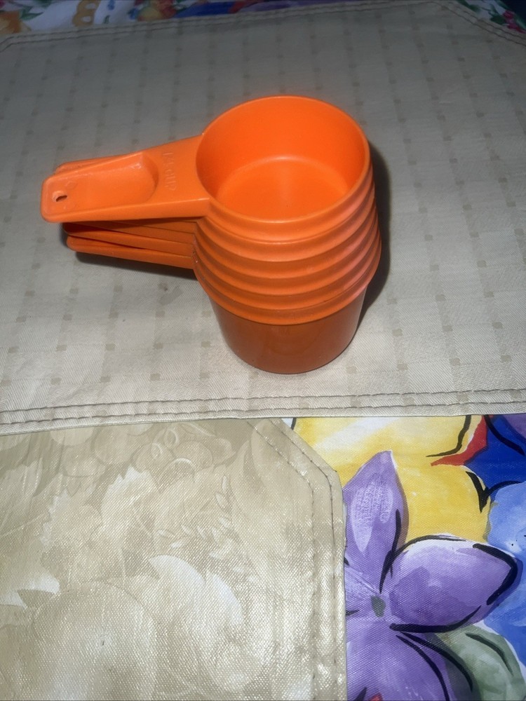 Vintage Tupperware Nesting Measuring Cups Orange 6pc
