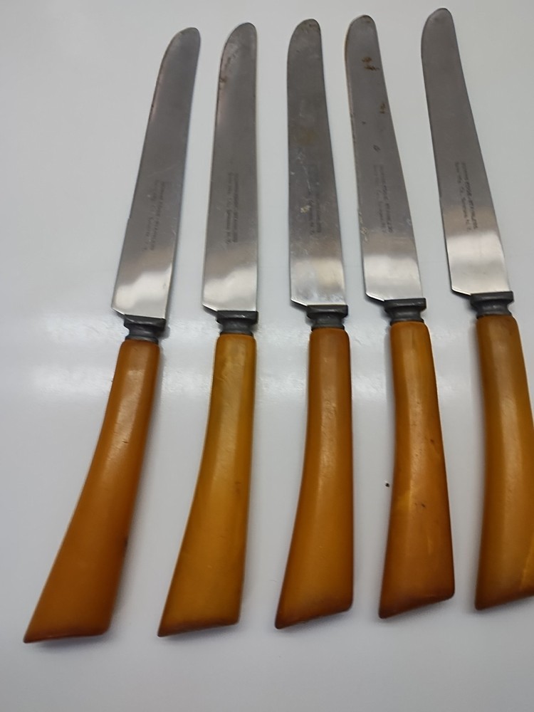 bakelite 5 set of knifes