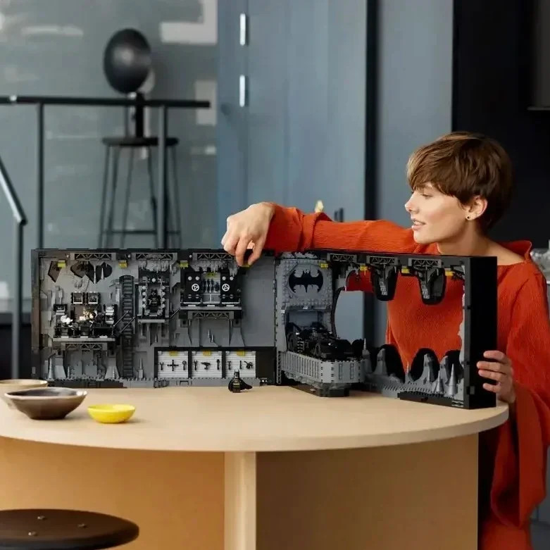 3981 Pcs Disney #76252 Batman Batcave Shadow Box Building Blocks Set