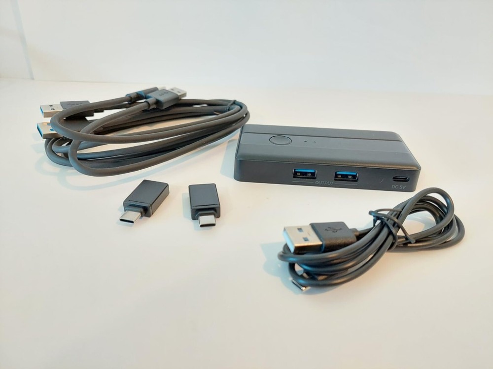 USB 3.0 Switch Selector 2 Computer Sharing 4 Devices Peripheral KVM Switcher Box