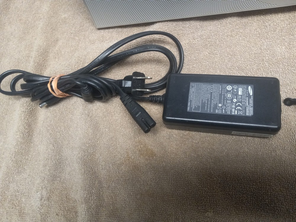 Samsung MM-D470D Micro System DVD CD FM Player ipod Dock *No remote control*