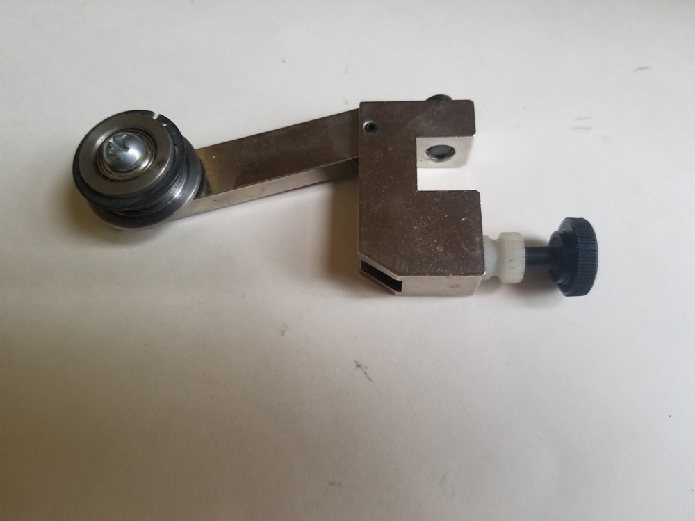 Graphic Whizard Accessory Holder With Pull out Tire Rim