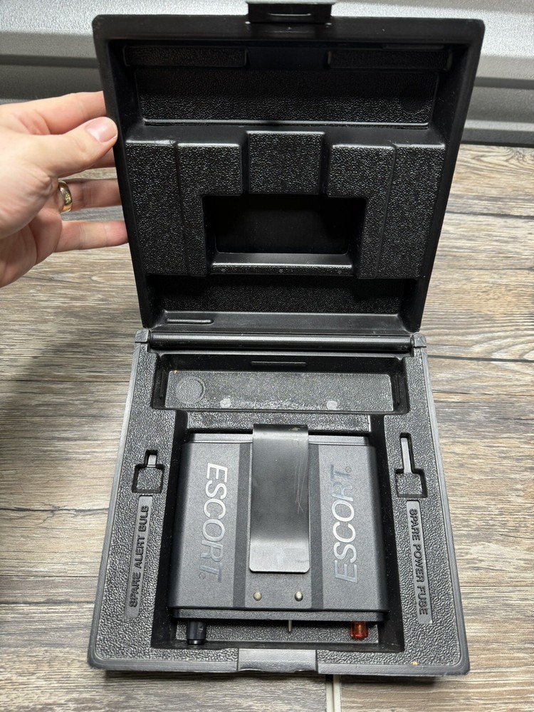 vintage Cincinnati Microwave ESCORT RADAR WARNING RECEIVER DETECTOR untested