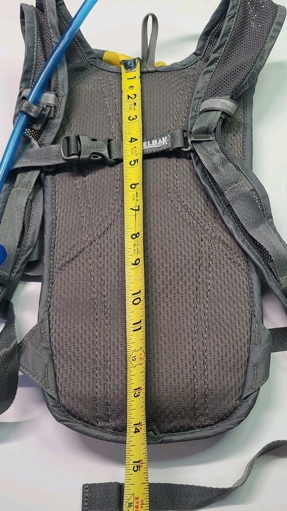 Camelbak Classic 2L / 70 Oz Hydration Pack Backpack Yellow & Grey with Bladder