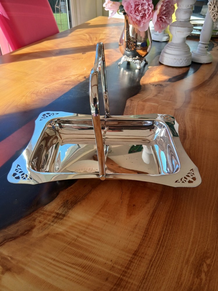 VINTAGE FRETWORK SWING HANDLE SHEFFIELD SILVER PLATED BASKET