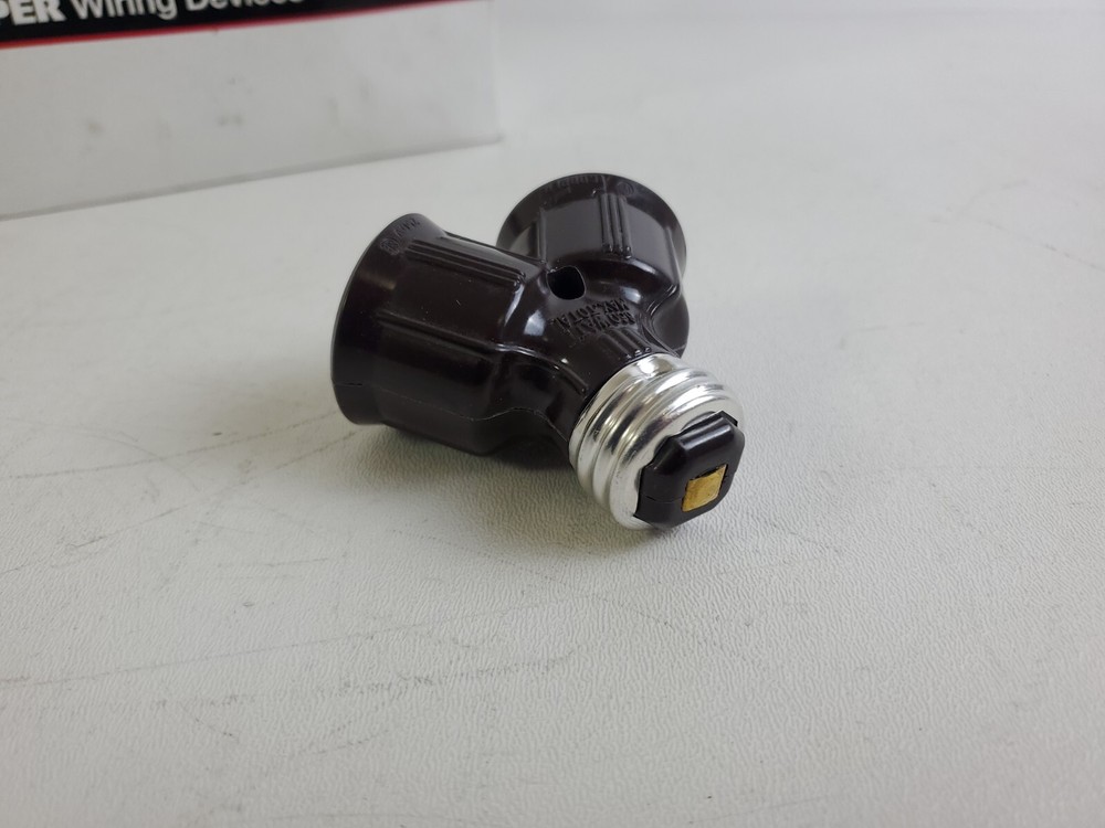 (10 PACK) Cooper Wiring Devices Inc 700B-BOX TWIN-LITE KEYLESS SOCKET ADAPTERS