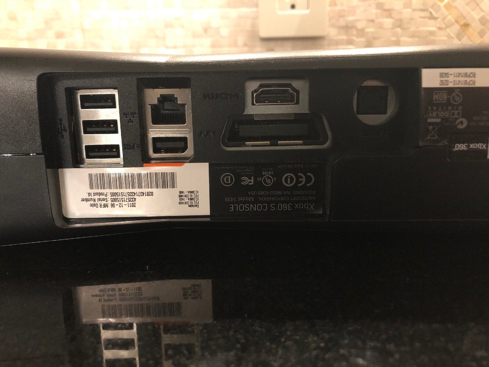 Mint Microsoft Model 1439 XBox 360 Black Console 250GB Power Cable