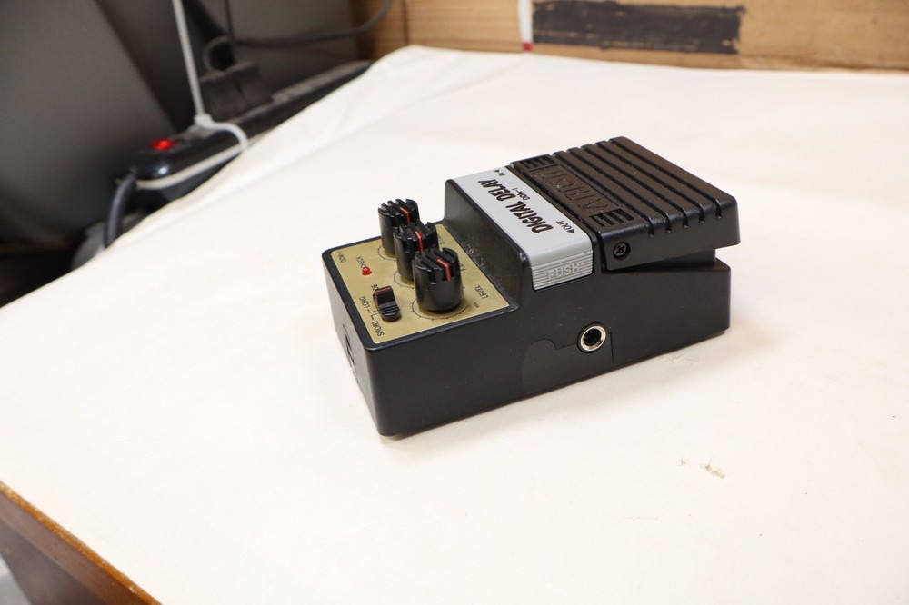 Arion DDM-1 Digital Delay Guitar Effects Pedal