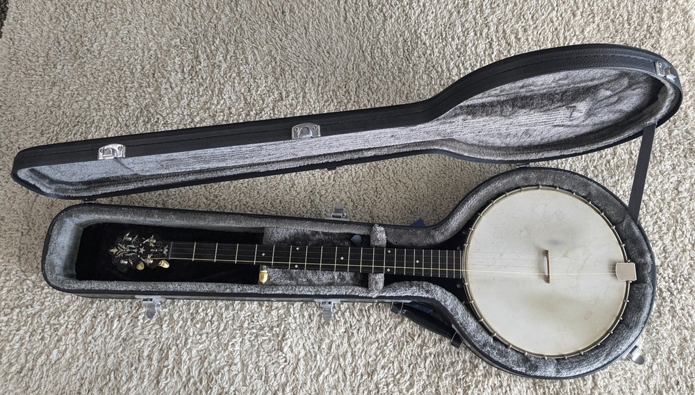 1899 S.S. Stewart Special Thoroughbred 5 string Open Back Banjo with hard case