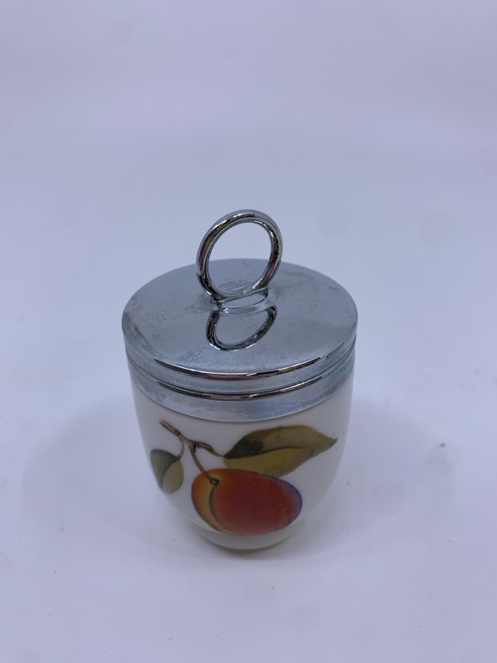 VTG BERRY/PEACH EGG CODDLER.