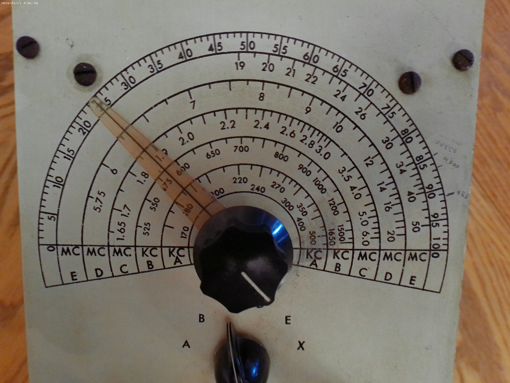 Vintage RCA Institutes RF Signal Generator (Powers On)