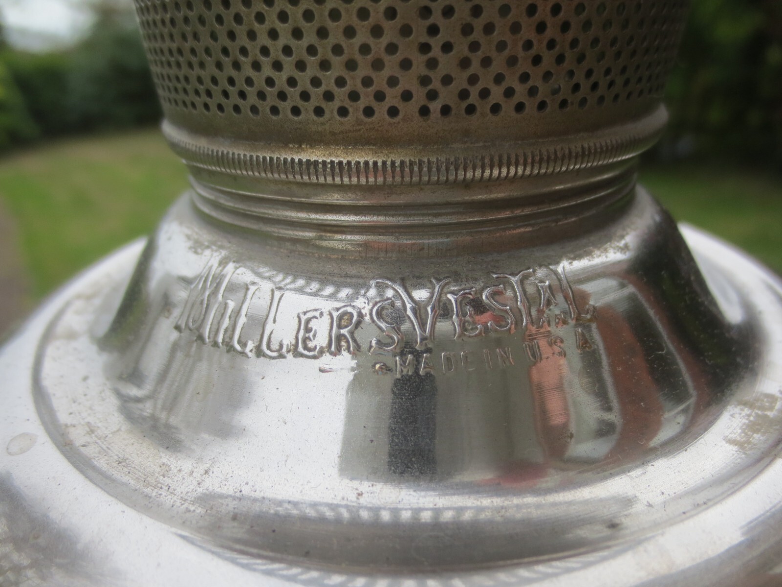 MILLER VESTAL OIL LAMP MADE IN USA With Chimney Shepherds Hut Oil Lamp