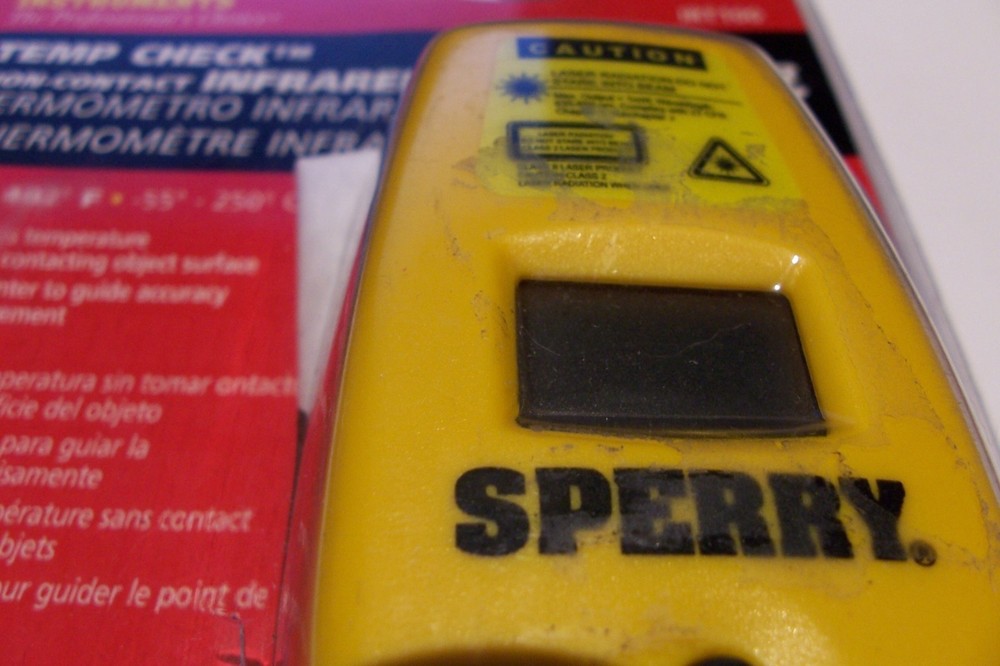 SPERRY INSTRUMENTS IRT-100 TEMP CHECK INFRARED THERMOMETER