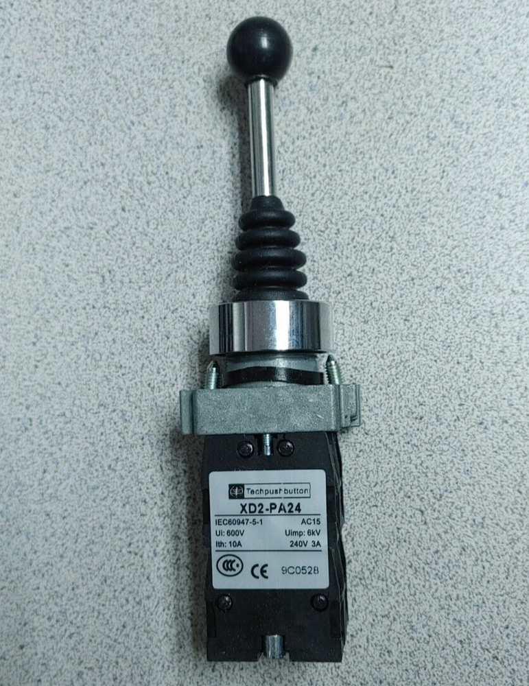TELEMECANIQUE XD2PA24 JOYSTICK 4 POSITION SPRING RETURN NEW\! QUANTITY! WOW!