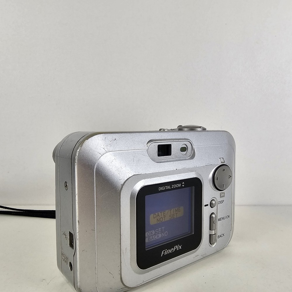 Fujifilm FinePix A202 2.0MP Compact Digital Camera Silver Tested