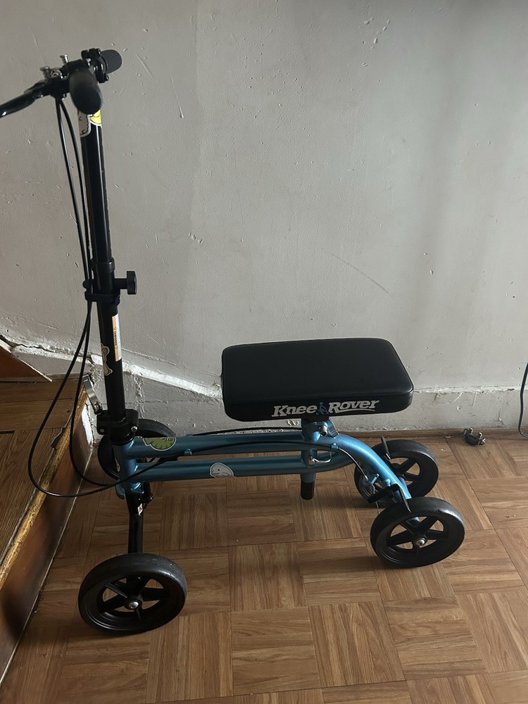 Kneerover Quad All Terrain Knee Walker - Metallic Blue