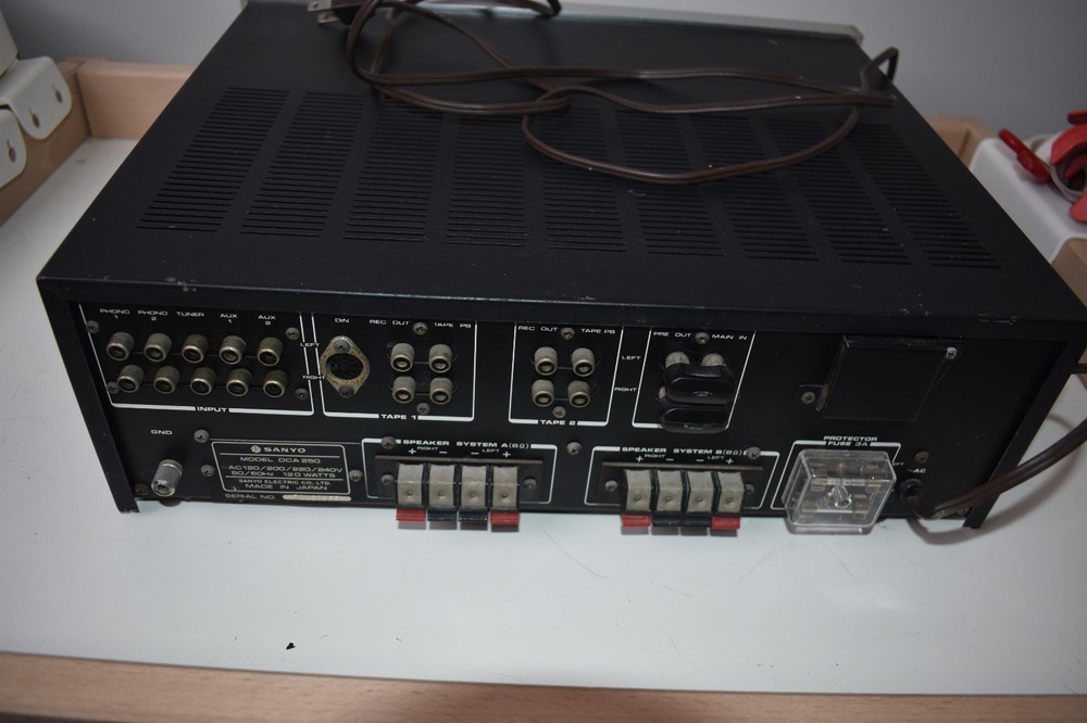 Vintage Sanyo DCA-250 Integrated Amplifier *Read Description*