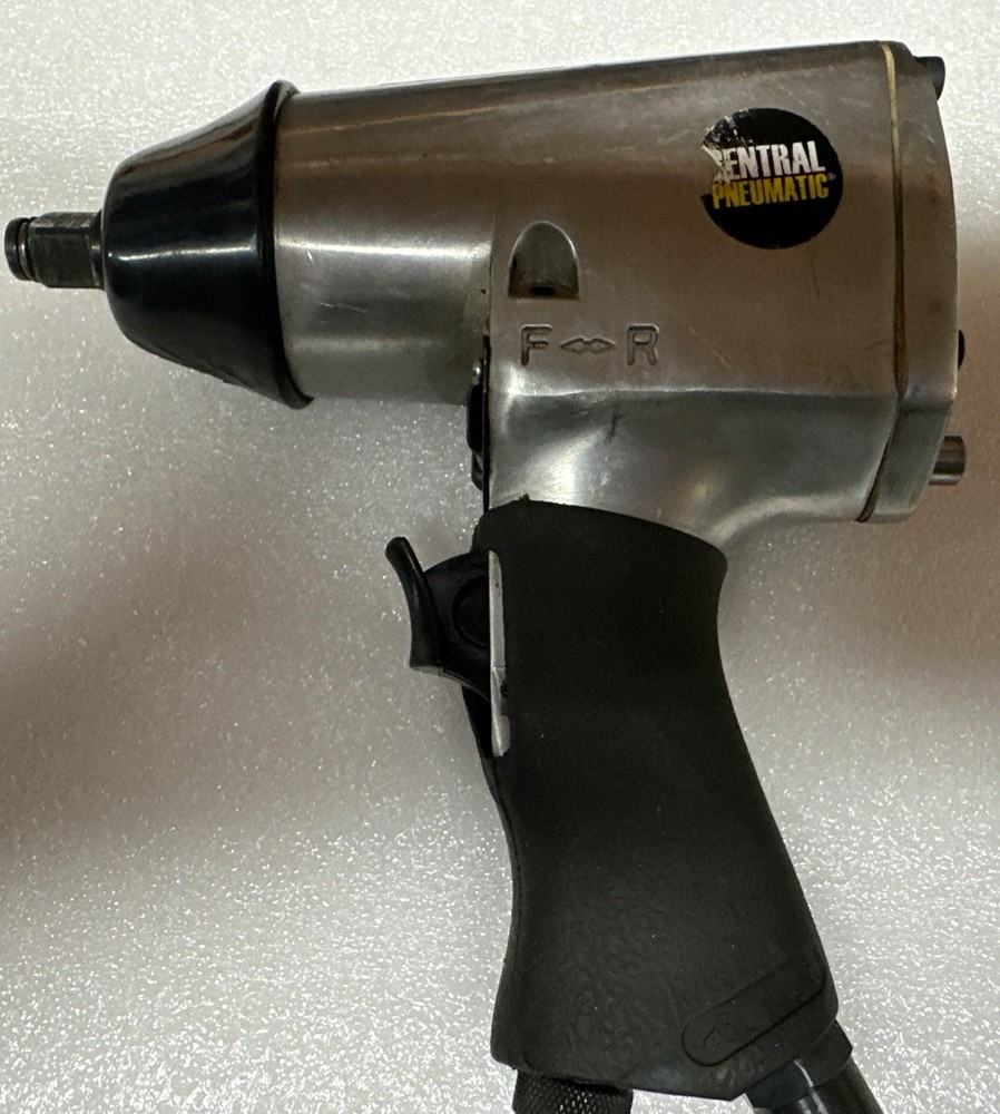 Central Pneumatic 1/2" Air Impact Wrench