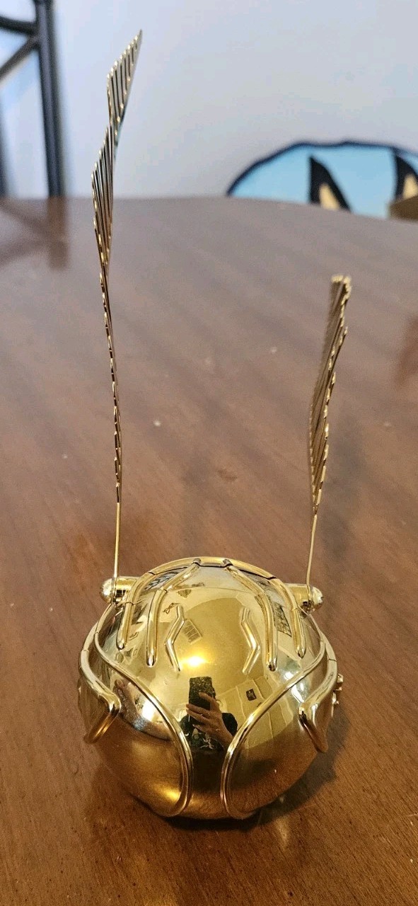 Harry Potter Golden Snitch Desk Quartz Battery Clock Untested