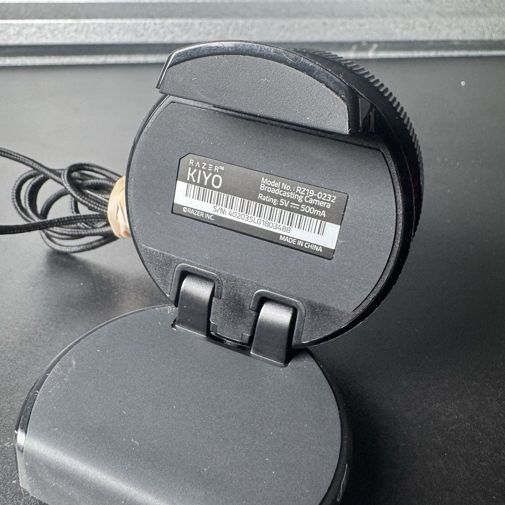 Razer Kiyo Full HD 1080p Illuminated Ring Streaming Broadcasting Camera Webcam