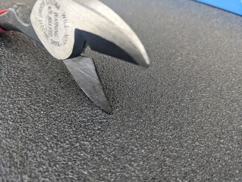 #bn098 Klein Tools Shears BX Cable Cutters Compact Lightweight Design