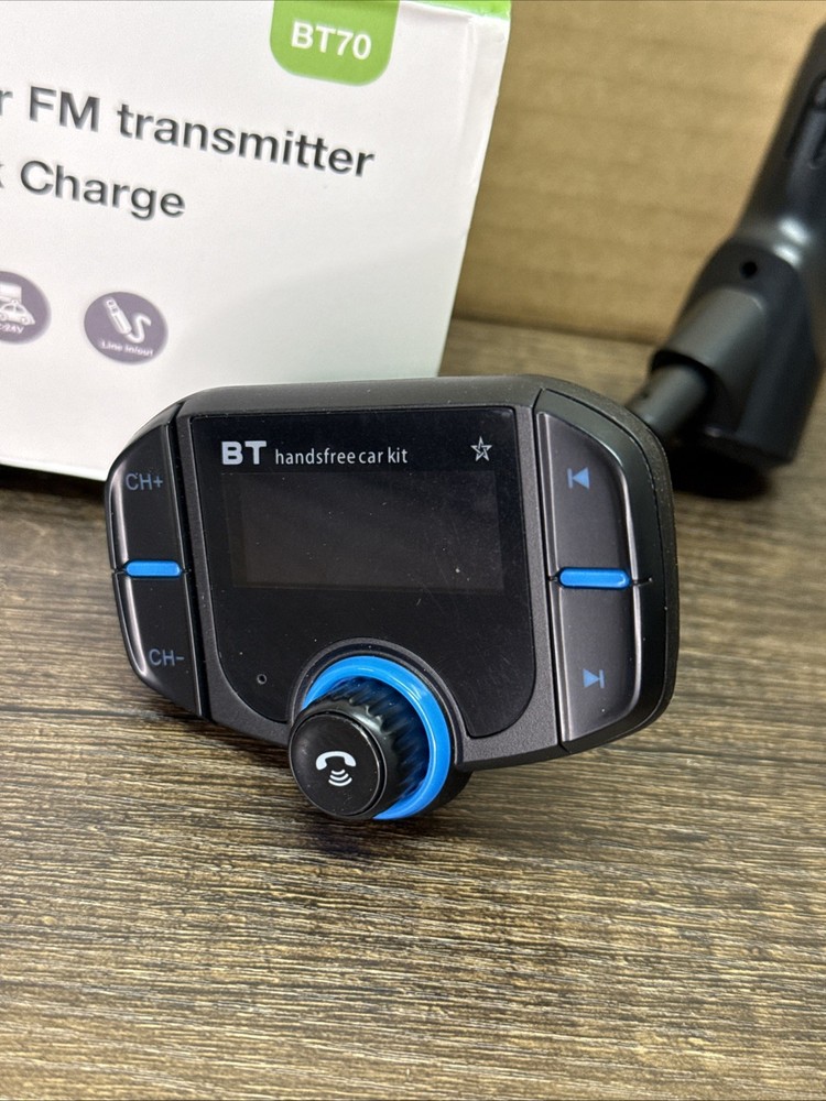 Sumind BT70B 1.7 Inch 2.4 GHZ Bluetooth FM Transmitter - Black